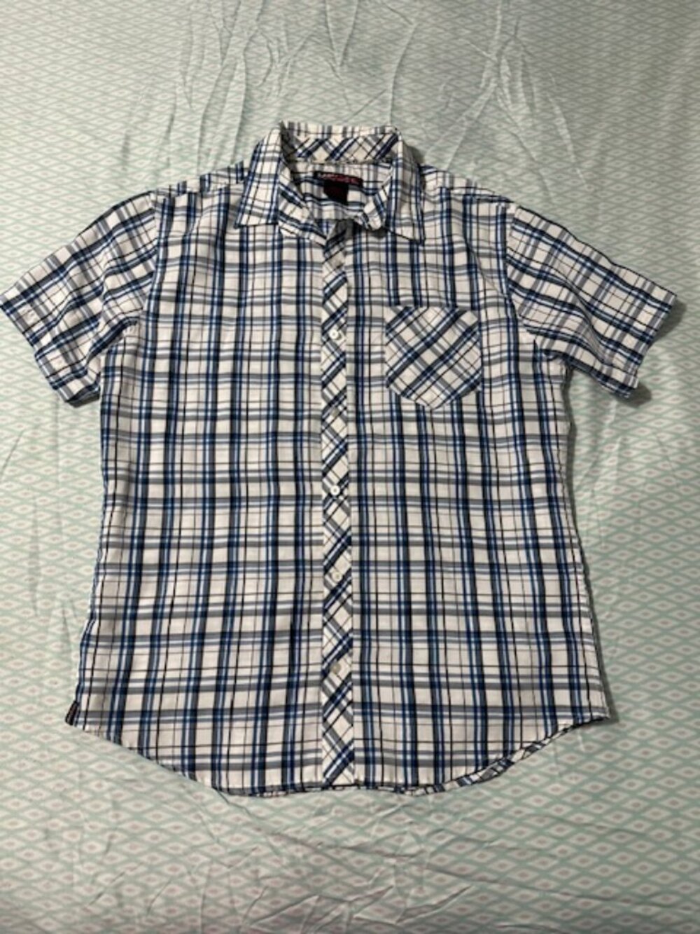 Hawk Men’s Large Plaid Button-Up Shirt